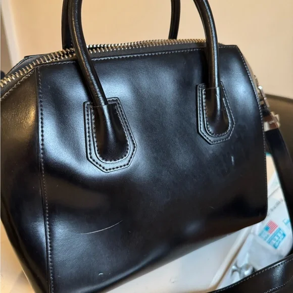 Givenchy Black Leather Antigona medium - Picture 3 of 7